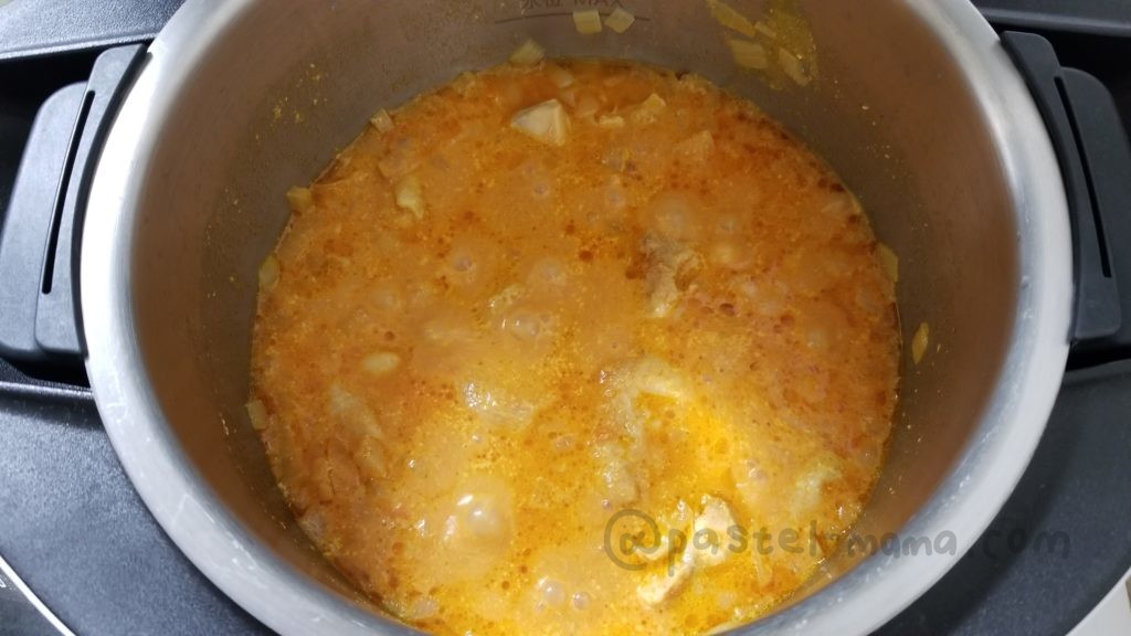 ホットクックで作ったバターチキンカレー